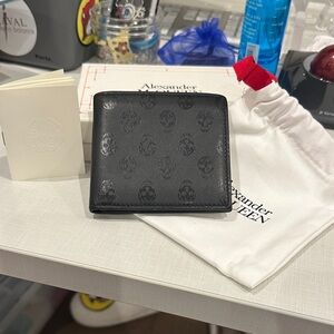 Alexander McQueen Black Skull men's leather wallet